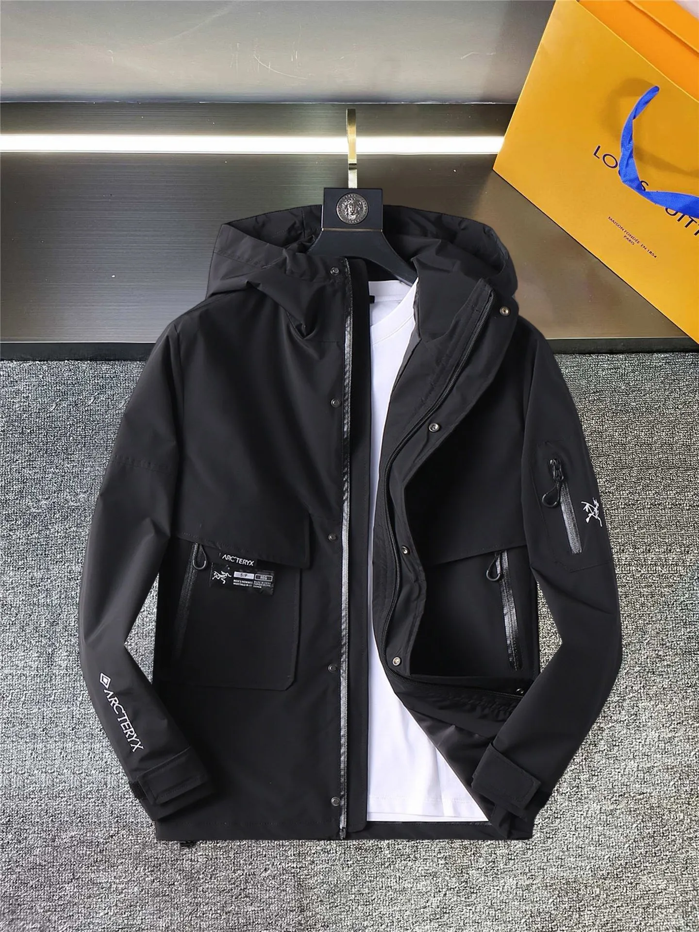 Same Style， ， 2026 New Arrival ，Original Premium Breathable ， ， ， Quality。 ， Sizes：M～3XL